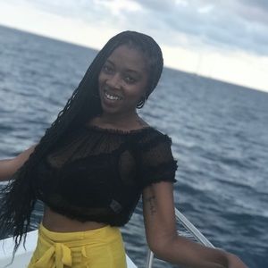 Meet your Posher, Alicia